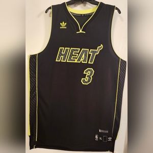 Limited Edition (Never Worn) Vintage Miami Heat XL Black/Lime jersey